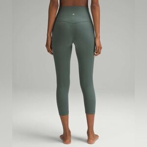 Lululemon cropped legging size 6